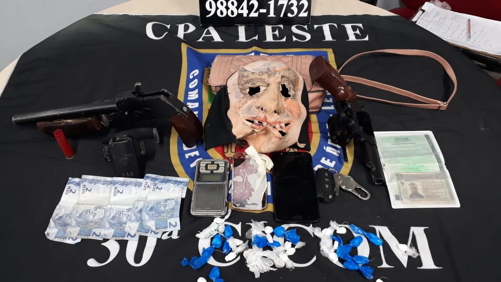 Polícia prende quarteto do crime com armas e drogas no Jorge Teixeira