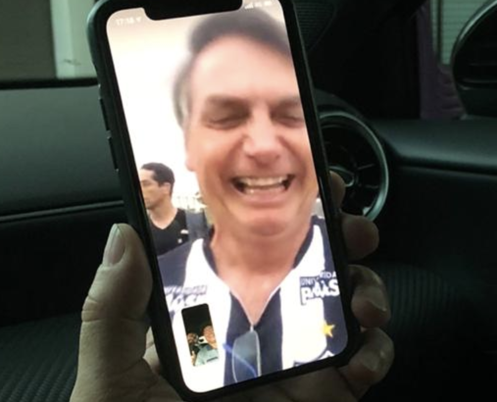 Bolsonaro ‘participa’ de carreata em Manaus por meio de chamada de vídeo