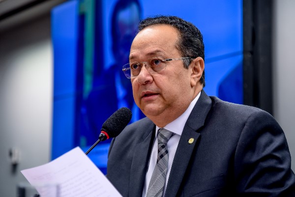 Deputado Federal Silas Câmara testa positivo para Covid-19