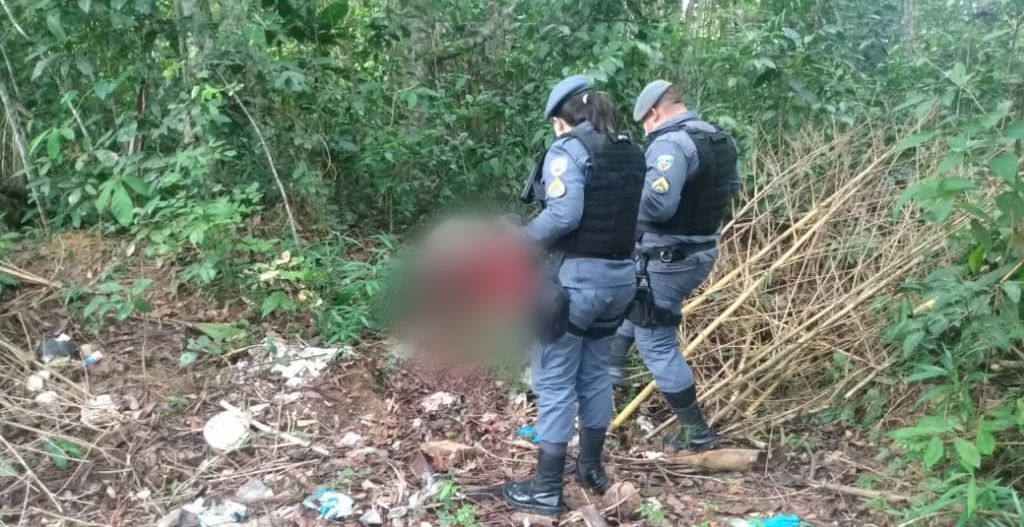 Homem é encontrado morto em área de mata no Tarumã