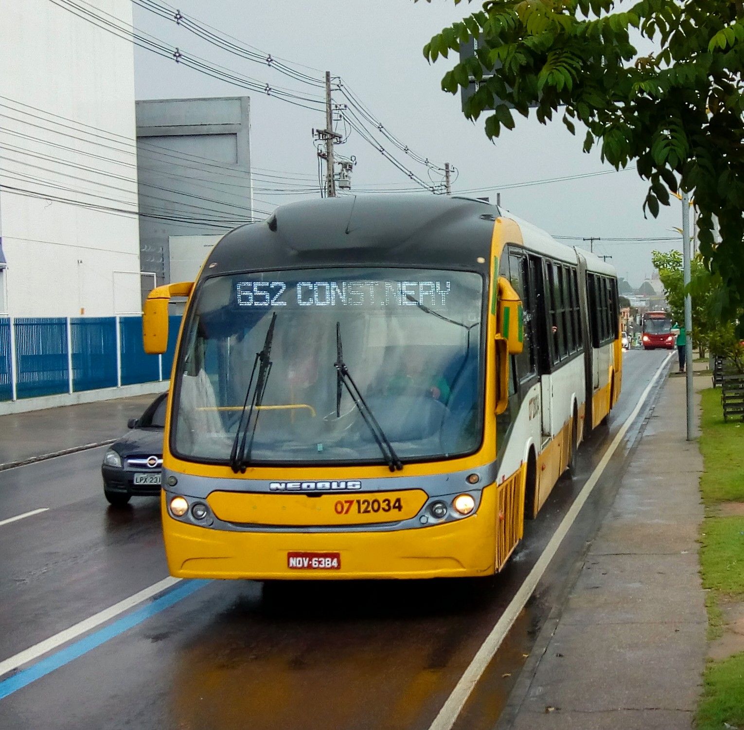 Passageiro é esfaqueado durante assalto a linha de ônibus 652 em Manaus