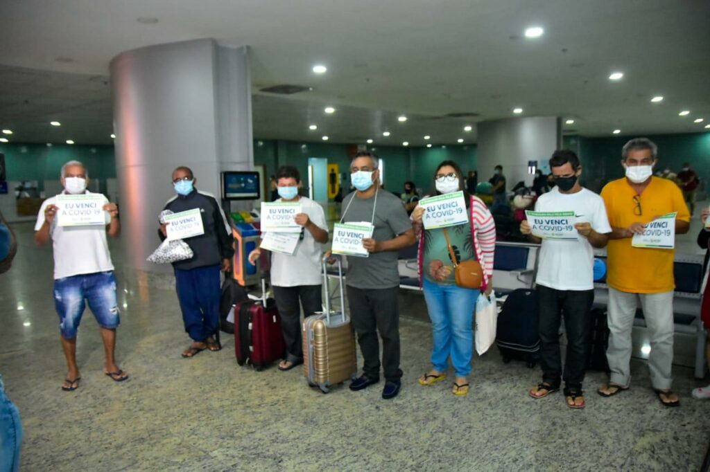 Recuperados da Covid-19, mais 15 pacientes retornam para suas famílias em Manaus