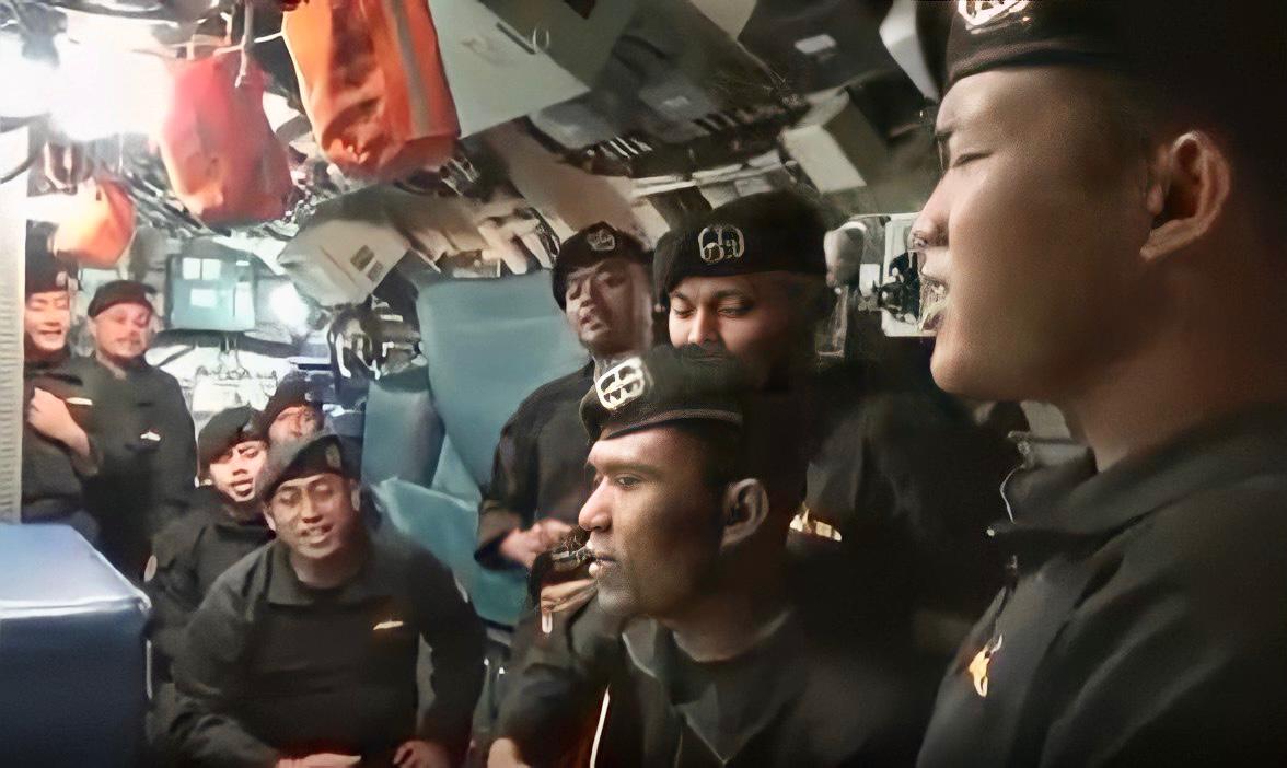 Emocionante: vídeo mostra despedida dos 53 marinheiros que morreram em naufrágio; veja