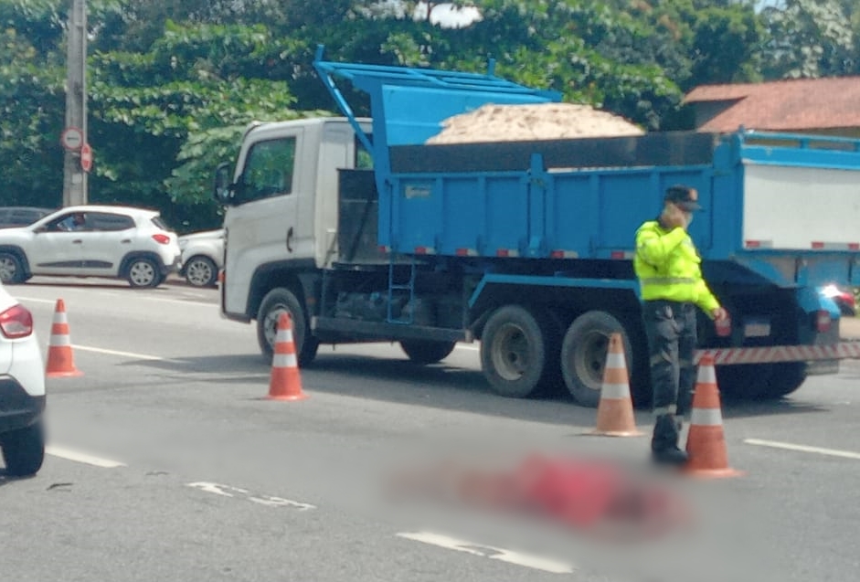 Urgente: ciclista é brutalmente atropelado e morre a caminho da casa da filha, em Manaus; imagens fortes