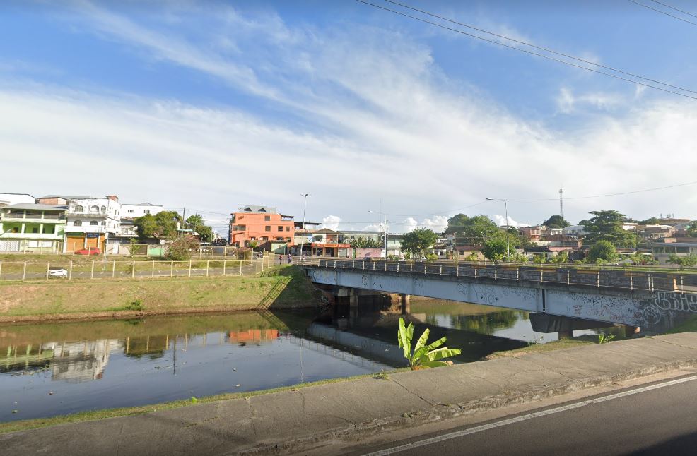 Por causa de aposta de R$20 para comprar cachaça, homem se joga de ponte na Compensa; veja vídeo