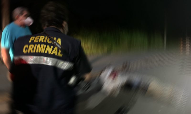 Motociclistas são brutalmente atropelados e morrem à espera de socorro em Manaus