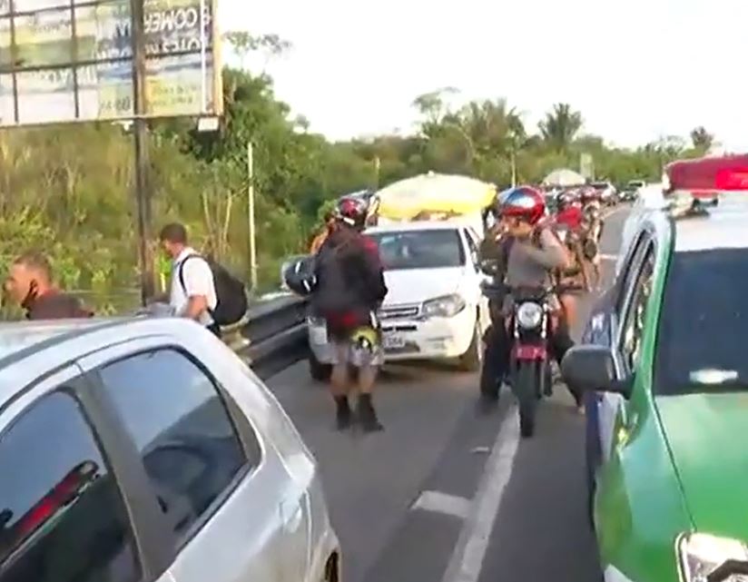 Alerta: homem que tomava banho na cabeça da Ponte Rio Negro morre afogado; vídeo fortíssimo