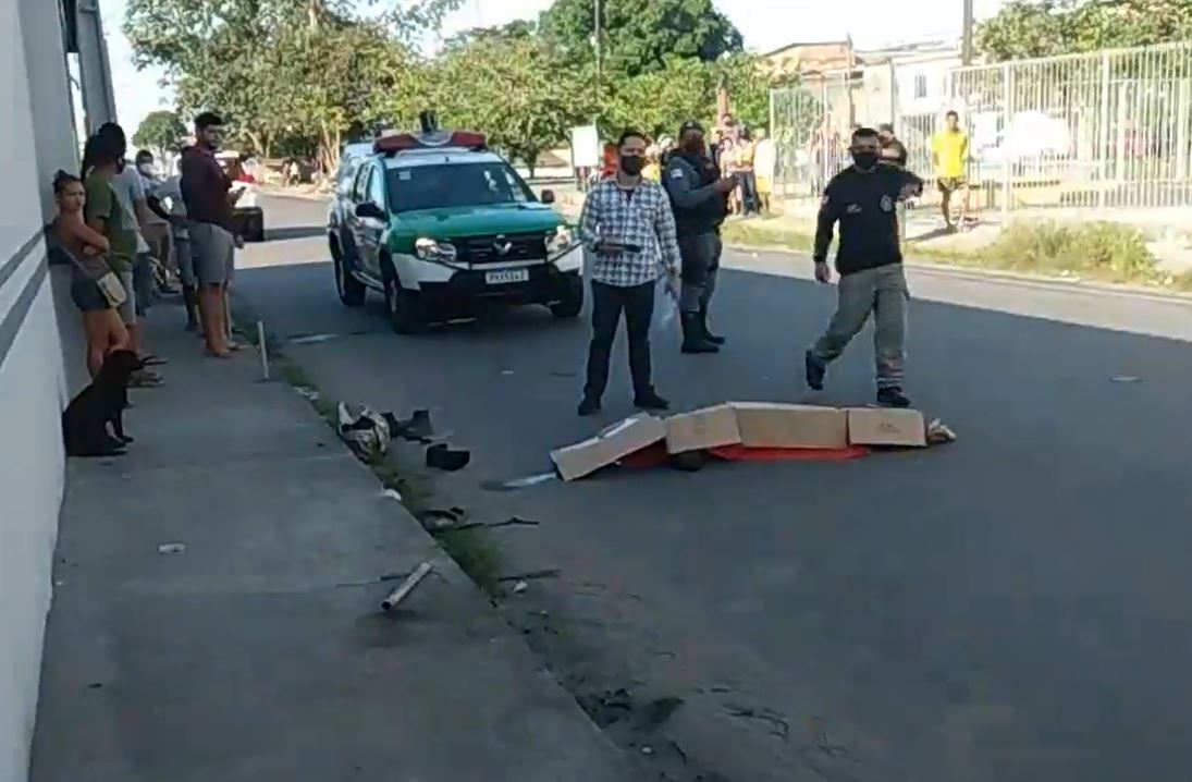 Urgente: motoqueiro morre a caminho do trabalho após ser atingido por caminhão na Cidade Nova