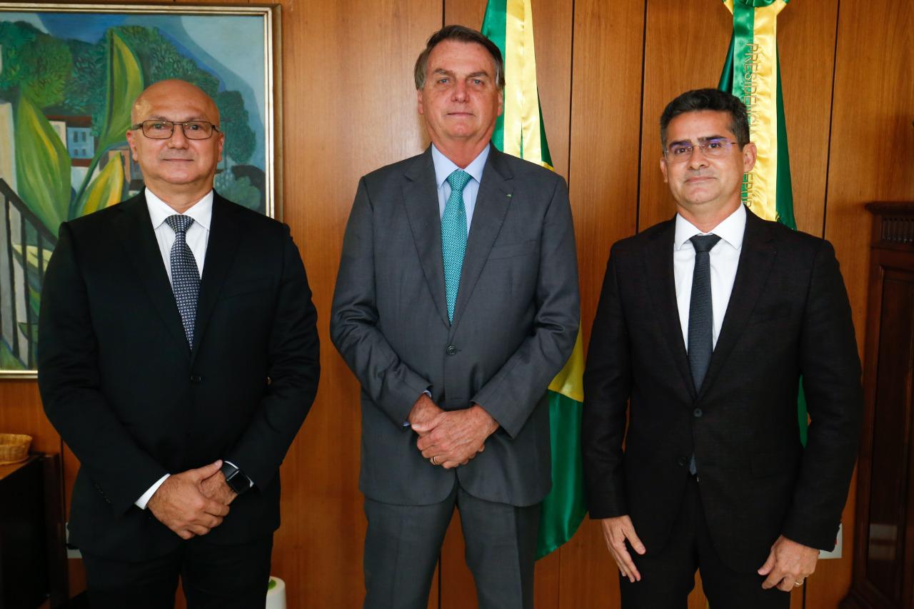 Bons Caminhos: Bolsonaro, Menezes e David Almeida reúnem para trazer recursos para Manaus