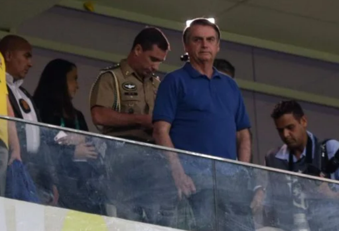 Com público liberado, Bolsonaro deve assistir ao Flamengo no Mané Garrincha nesta quarta-feira (21)