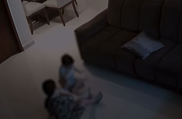 Saiba quem é a babá preguiçosa que espanca crianças em Manaus; veja vídeo