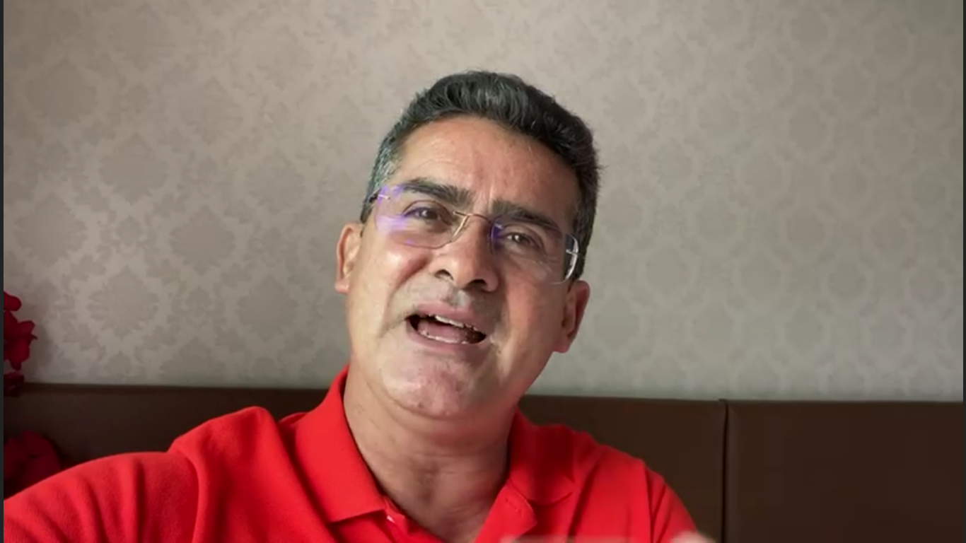 Prefeito David Almeida anuncia vacinação para pessoas com 25 anos neste sábado (3); veja vídeo