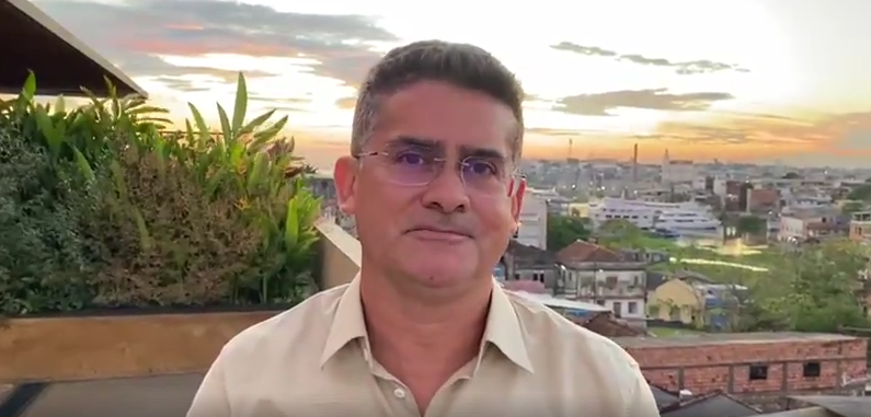 Prefeito David Almeida anuncia vacinação contra Covid para pessoas com 18 anos a partir de quarta-feira (21); veja vídeo