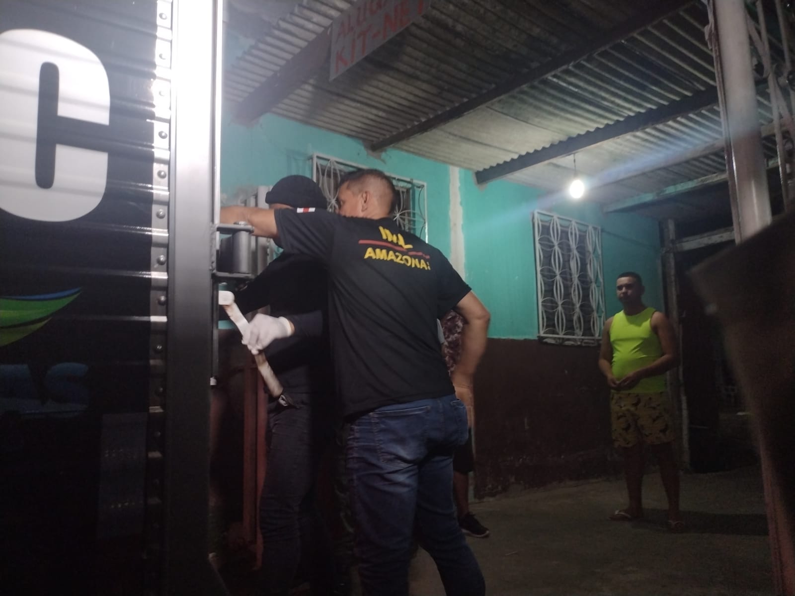Durante bebedeira de comemoração da vitória do Flamengo, mulher mata a melhor amiga em Manaus