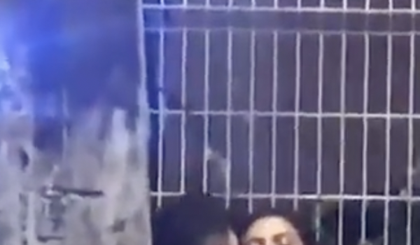 Ao som de ‘chama o teu vulgo malvadão’, casal é flagrado em momento íntimo no baile funk do CV
