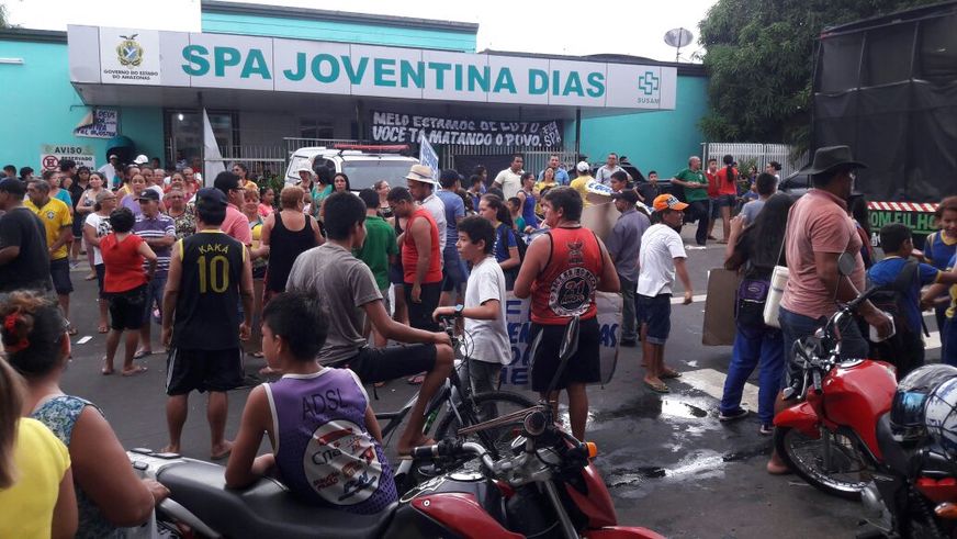 Cabeças vão rolar: jovem é alvejado enquanto conversava com amigos próximo à casa de ‘líder da FDN’