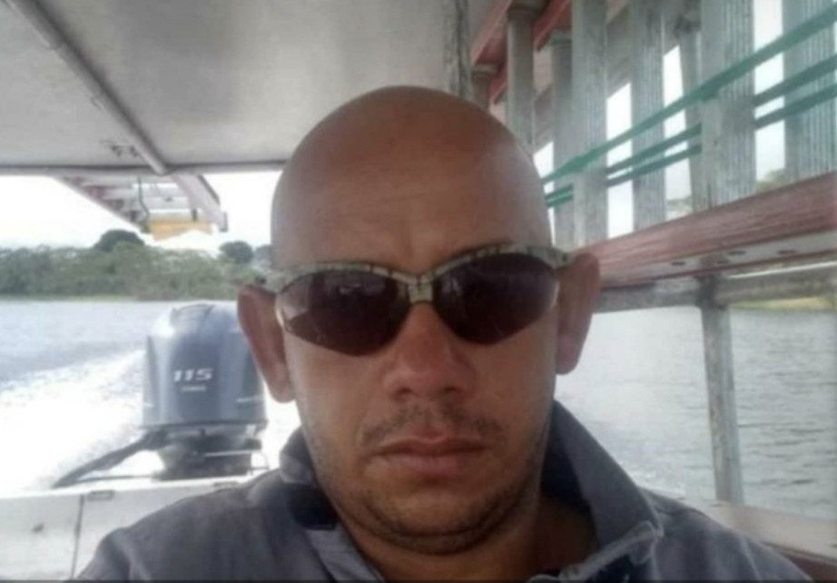 Tragédia: mãe se desespera ao ver corpo do filho que morreu eletrocutado, no Amazonas; veja vídeo