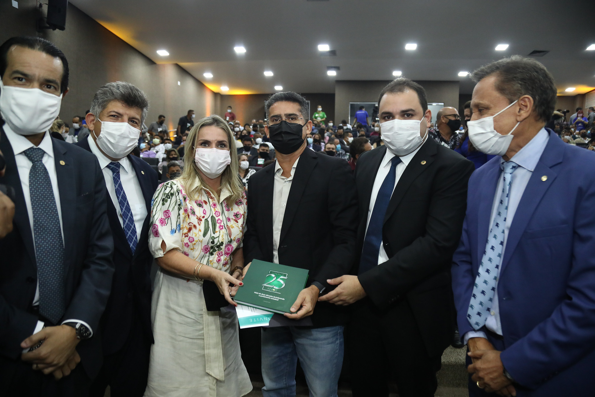 Prefeito David Almeida destaca importância da qualificação pública em fórum da Aleam