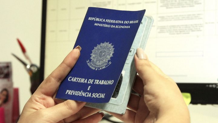 Mais de 100 vagas de emprego são ofertadas pelo Sine Manaus nesta quarta-feira (20); confira
