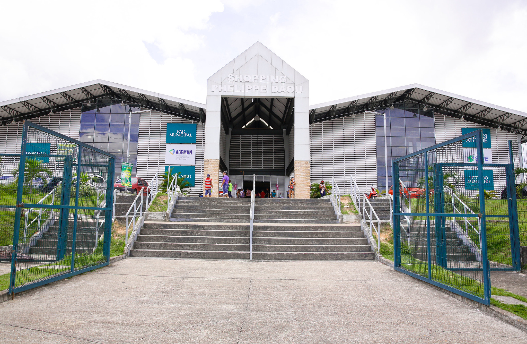 Melhorias no Shopping Phelippe Daou incluem PAC municipal e vigilância armada, anuncia Prefeitura de Manaus