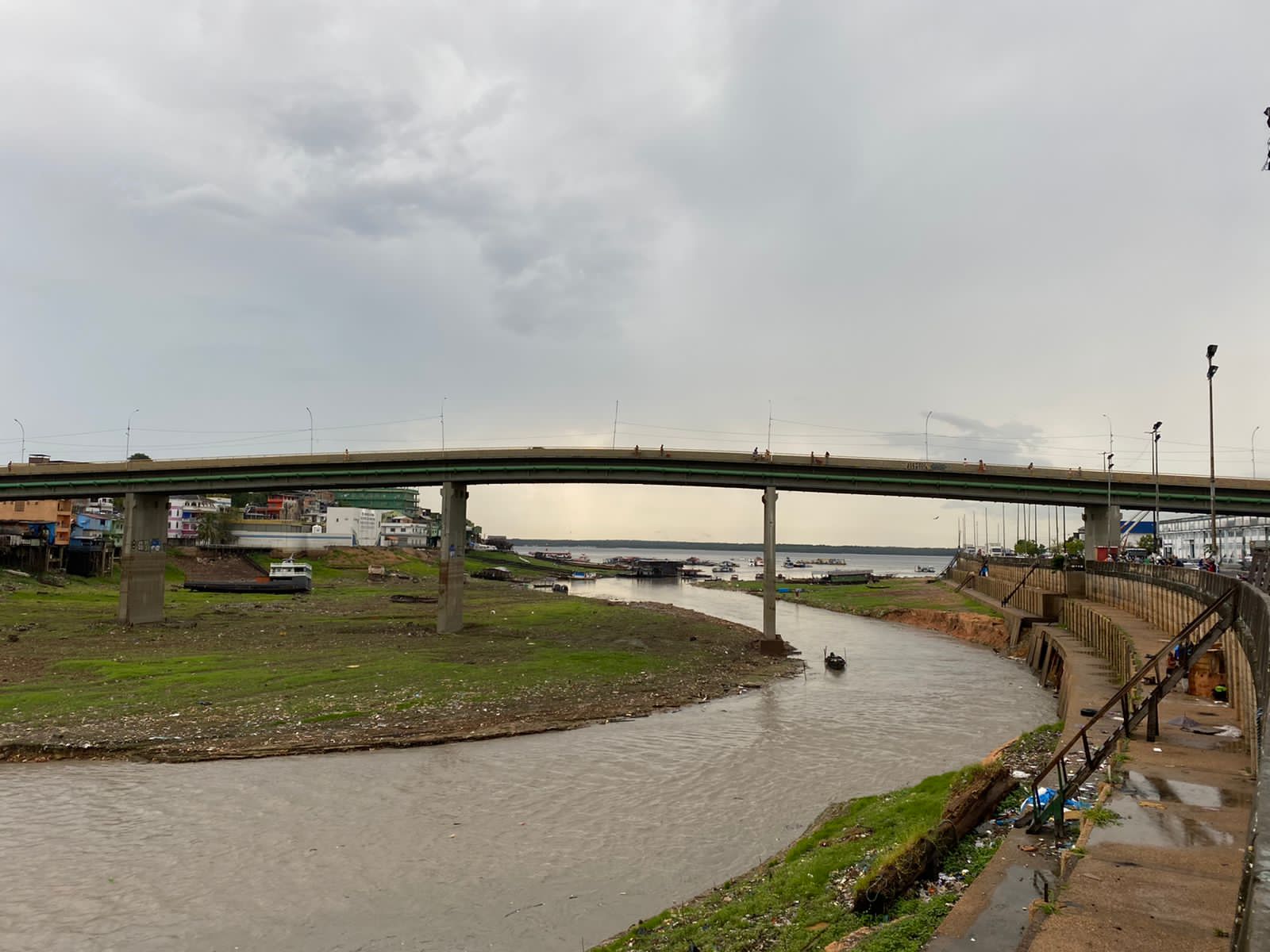 Tristeza: homem tira sua própria vida ao se jogar da Ponte do Educandos, em Manaus; veja vídeo
