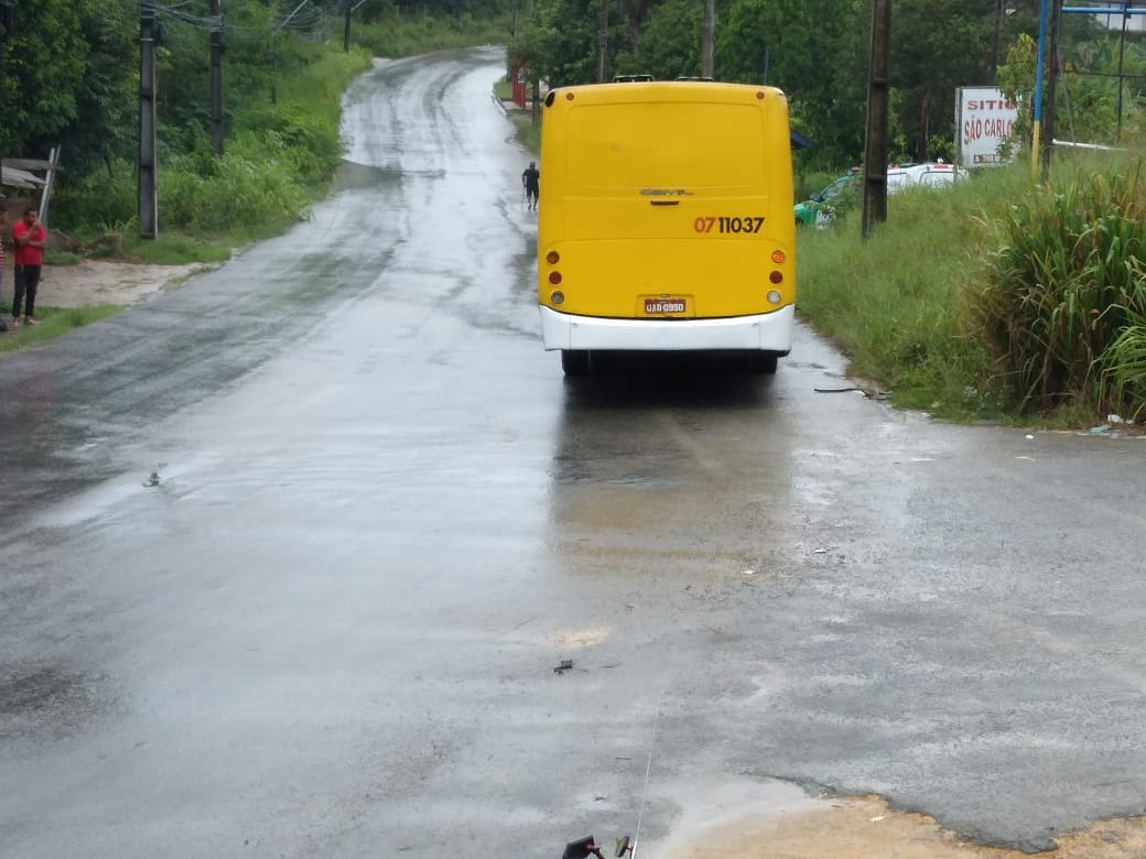 Acidente fatal deixa mulher morta na Estrada do Puraquequara, em Manaus
