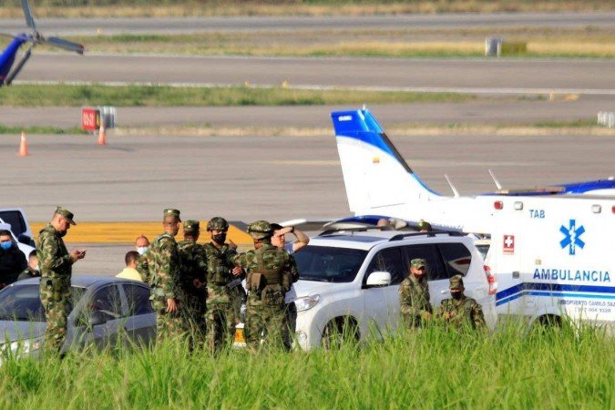 Ataque com explosivo deixa três mortos em aeroporto colombiano