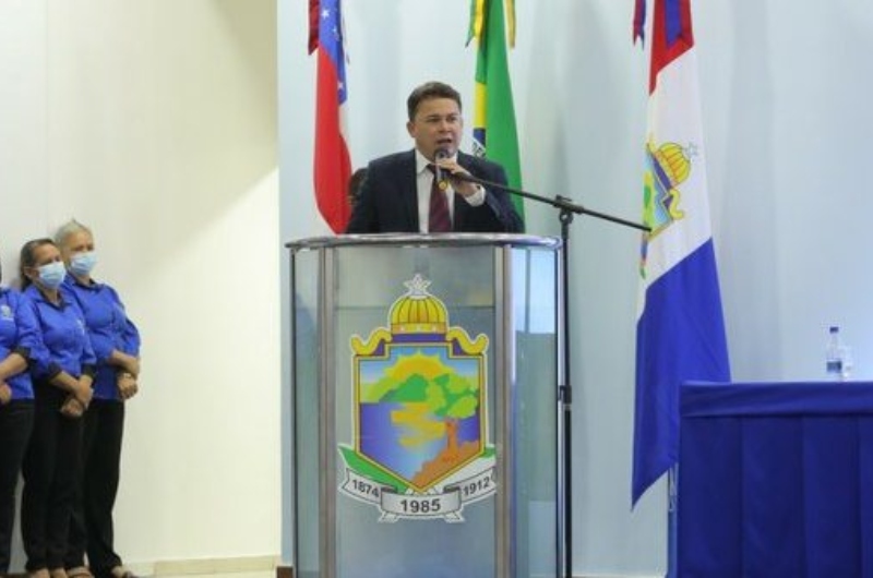 Keitton Pinheiro empossa novos secretários da Prefeitura de Coari