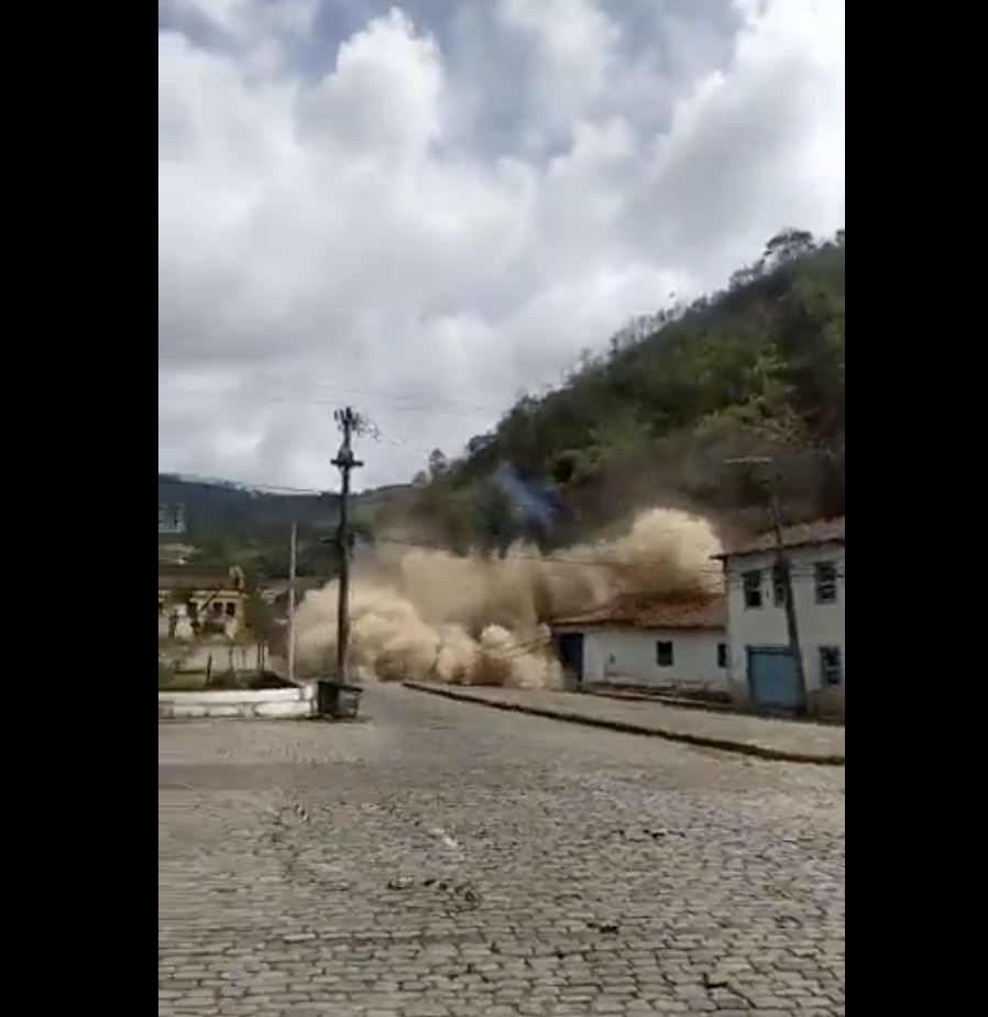 Urgente: Deslizamento de morro atinge casarões em Ouro Preto, Minas Gerais; assista