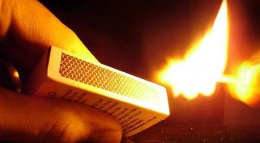 Marido joga gasolina e ateia fogo em esposa grávida de seis meses