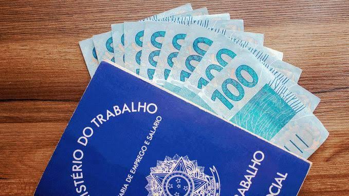 Entra em vigor o novo salário mínimo de R$ 1.212