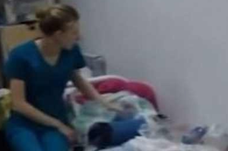Ataque russo faz recém-nascidos serem transferidos de UTI para abrigo antibombas na Ucrânia; vídeo