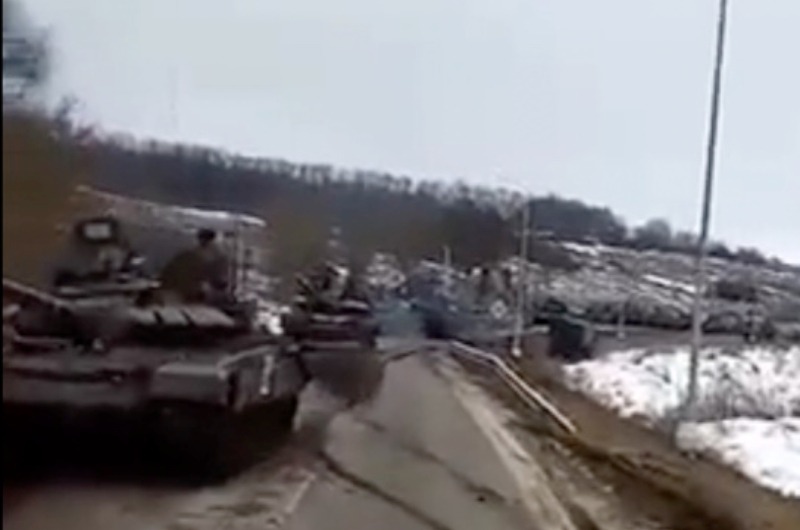 Rússia envia comboio de tanques para adentrarem a Ucrânia; veja vídeo