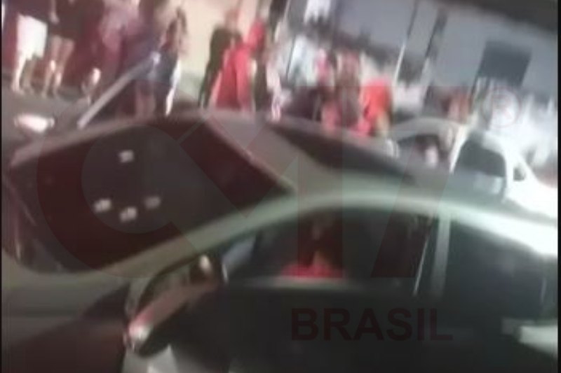 Mulher tenta vingar marido morto em festa de pagode e acaba baleando inocente; veja vídeo