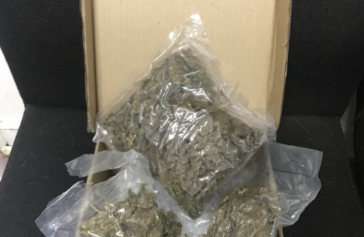 A casa caiu: jovem é preso em flagrante por fazer ‘delivery de drogas’ na zona Norte de Manaus