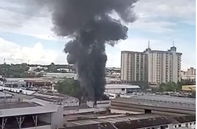 Urgente: Igreja Presbiteriana pega fogo em Manaus; veja vídeo