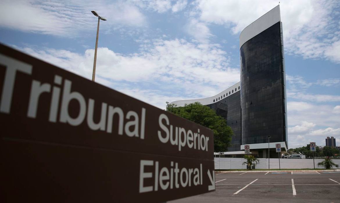 TSE aprova criação do partido União Brasil, fusão entre PSL e DEM