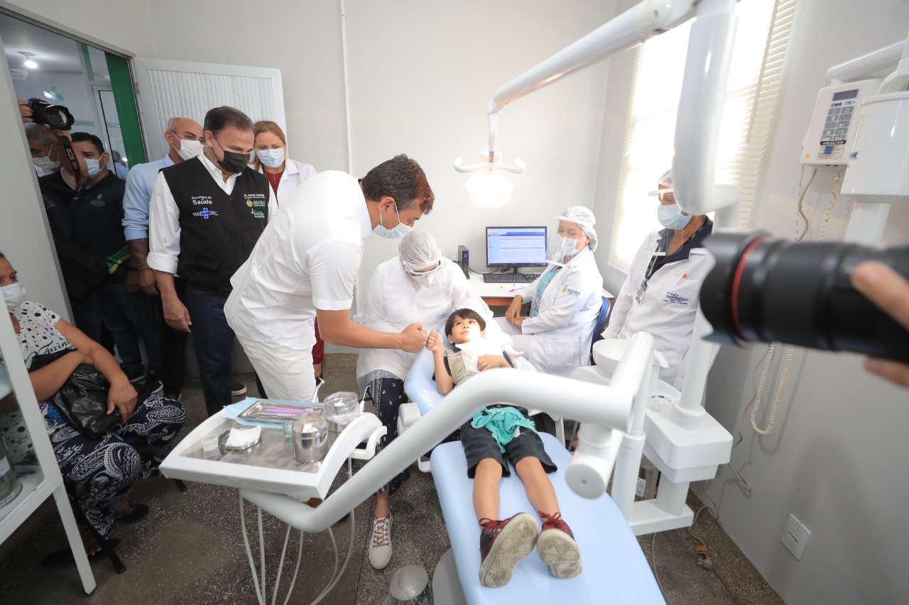 Governador Wilson Lima entrega Caic + Especialidades no bairro Novo Israel