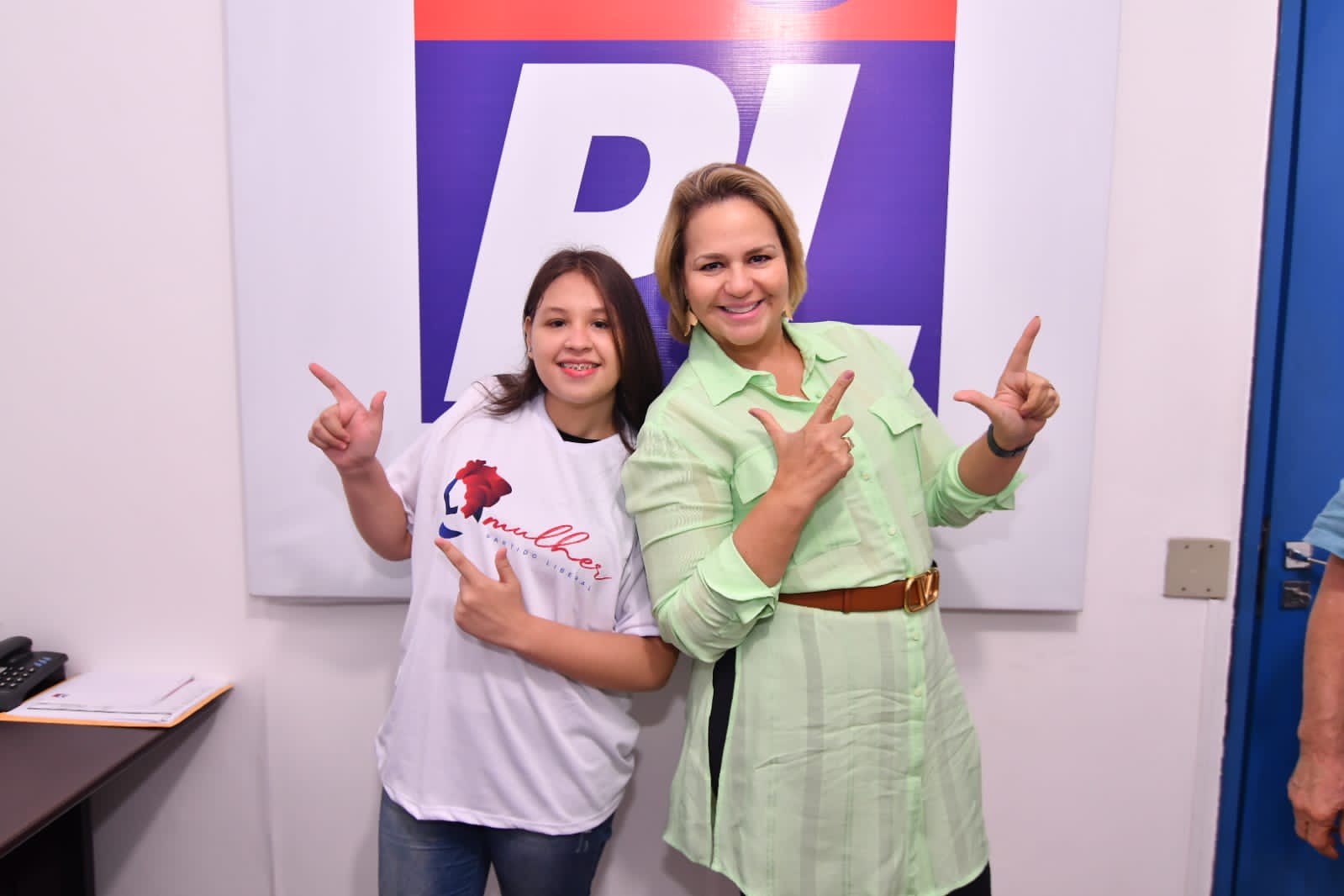Bolsonarista declarada, Cileide visita PL e é recebida pelo presidente Alfredo Nascimento