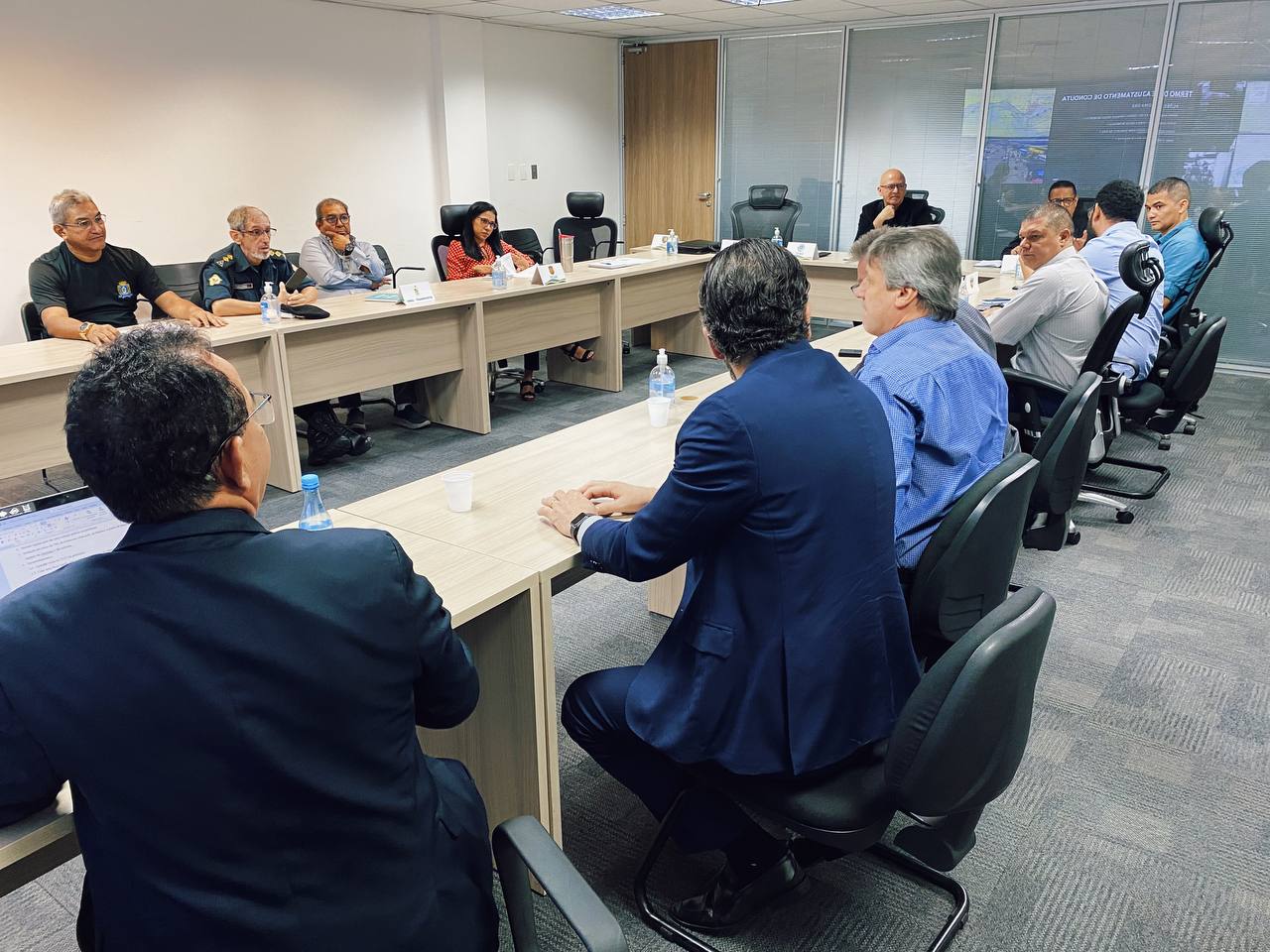 Reunião entre SSP-AM e empresas de transporte coletivo traçam estratégias contra assaltos em ônibus