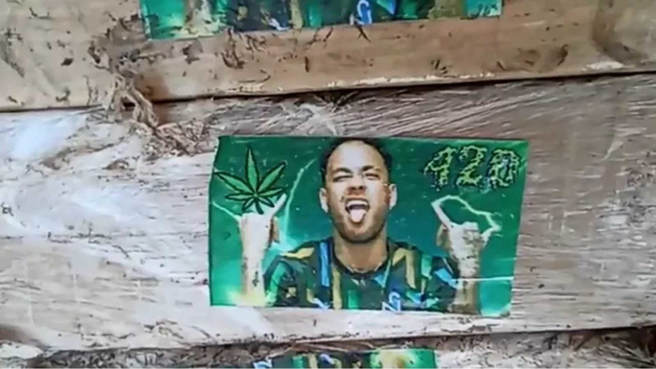 Polícia do Paraguai apreende mais de 800 quilos de maconha em pacotes com fotos do Neymar